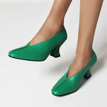 2023 İlkbahar Sonbahar Yeni Pompalar Heteromorf Topuk Kare Kafa Yüksek Topuklu Ayakkabılar Derin V Ağız Çok Yönlü Özlü kadın ayakkabısı